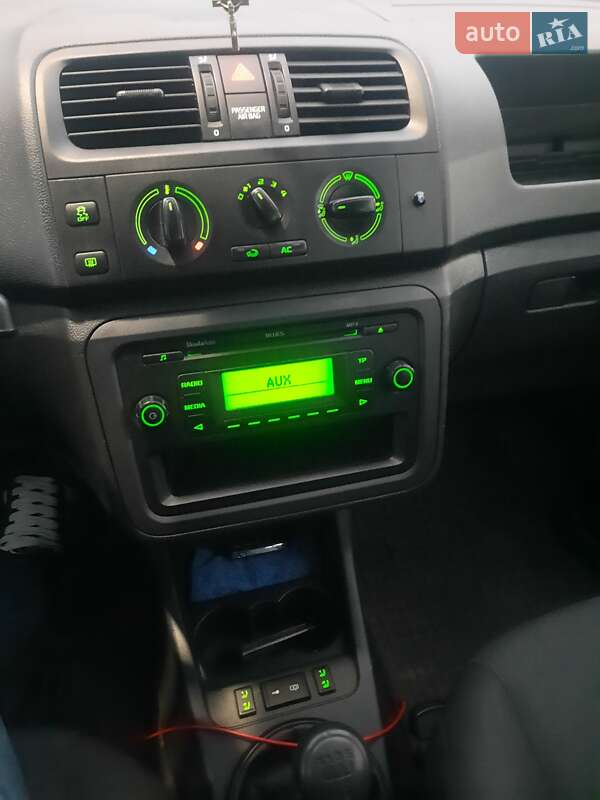 Хэтчбек Skoda Fabia 2012 в Сарнах