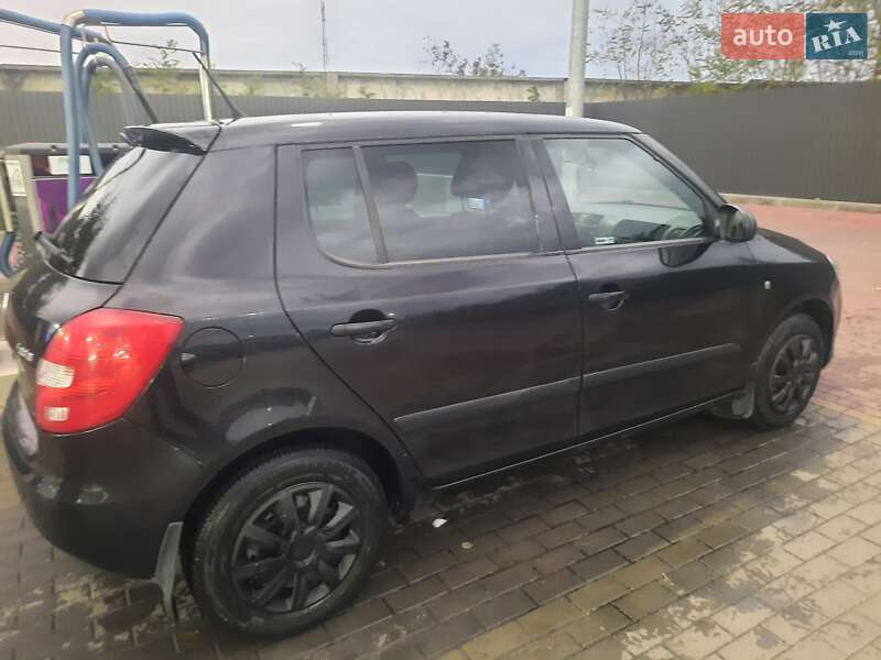 Хэтчбек Skoda Fabia 2012 в Сарнах