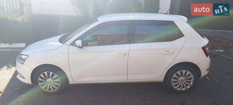 Хэтчбек Skoda Fabia 2020 в Киеве