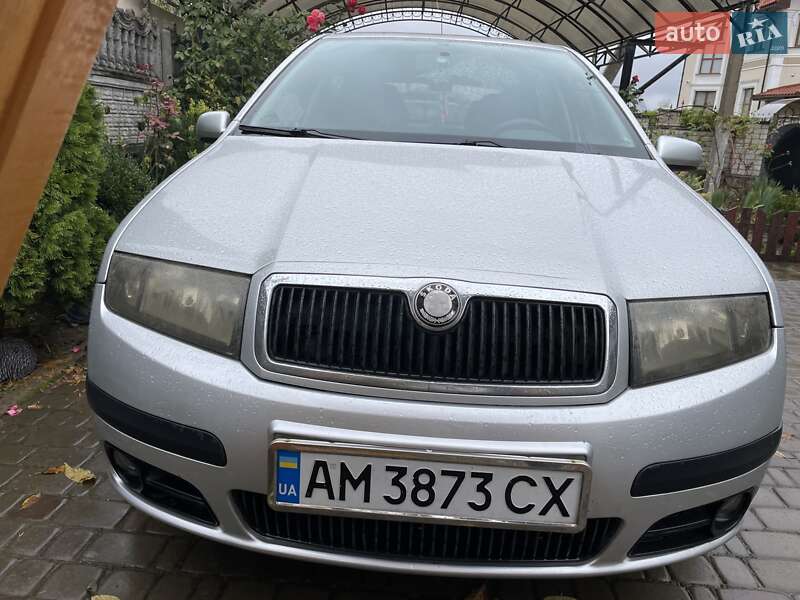 Хэтчбек Skoda Fabia 2006 в Киеве