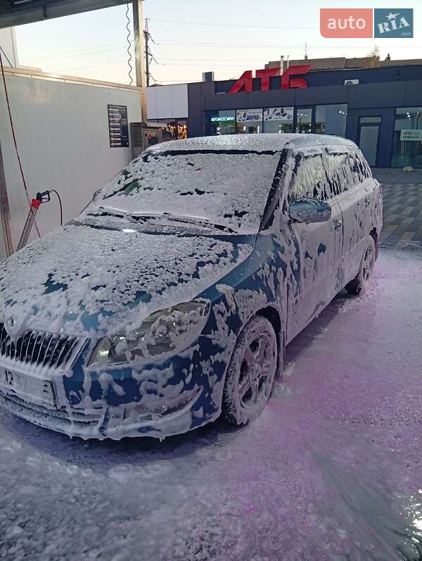 Универсал Skoda Fabia 2010 в Ужгороде