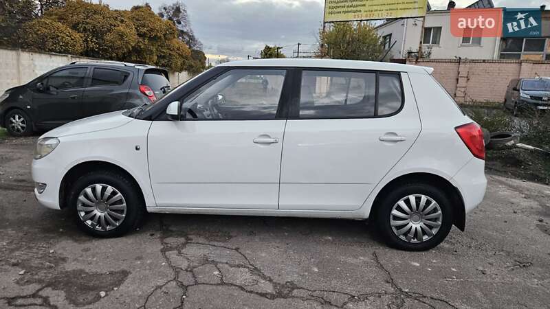 Хэтчбек Skoda Fabia 2013 в Киеве фото 3 Хэтчбек Skoda Fabia 2013 в Киеве