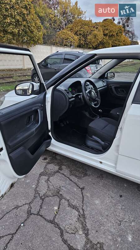 Хэтчбек Skoda Fabia 2013 в Киеве фото 10 Хэтчбек Skoda Fabia 2013 в Киеве