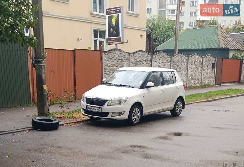 Хэтчбек Skoda Fabia 2012 в Киеве фото 10 Хэтчбек Skoda Fabia 2012 в Киеве