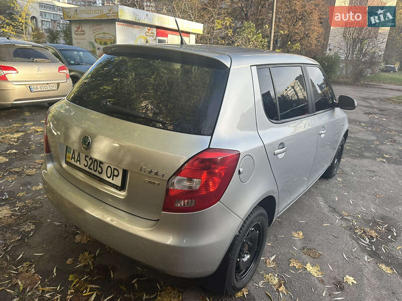 Хэтчбек Skoda Fabia 2011 в Киеве фото 11 Хэтчбек Skoda Fabia 2011 в Киеве