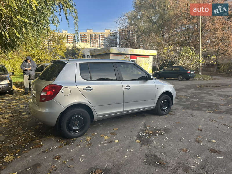 Хэтчбек Skoda Fabia 2011 в Киеве фото 16 Хэтчбек Skoda Fabia 2011 в Киеве