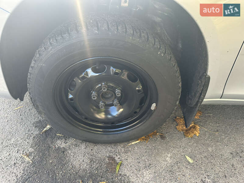 Хэтчбек Skoda Fabia 2011 в Киеве фото 21 Хэтчбек Skoda Fabia 2011 в Киеве