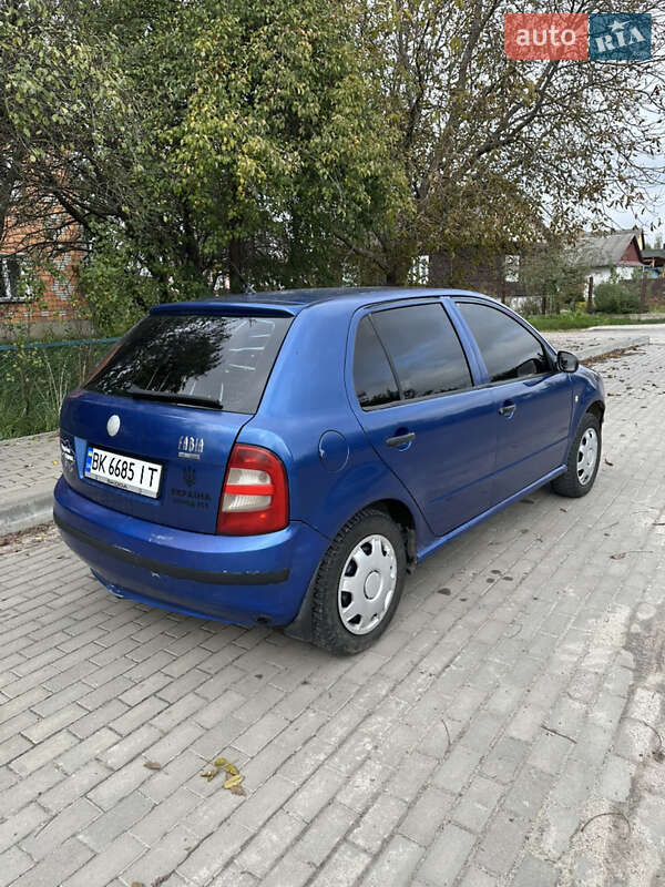 Хэтчбек Skoda Fabia 2003 в Костополе