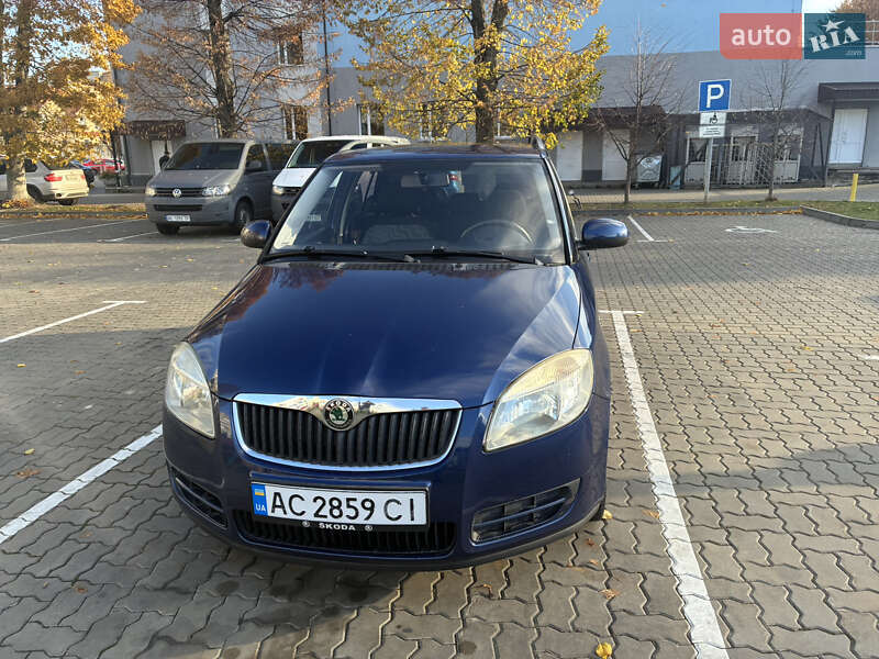 Универсал Skoda Fabia 2010 в Луцке фото 2 Универсал Skoda Fabia 2010 в Луцке