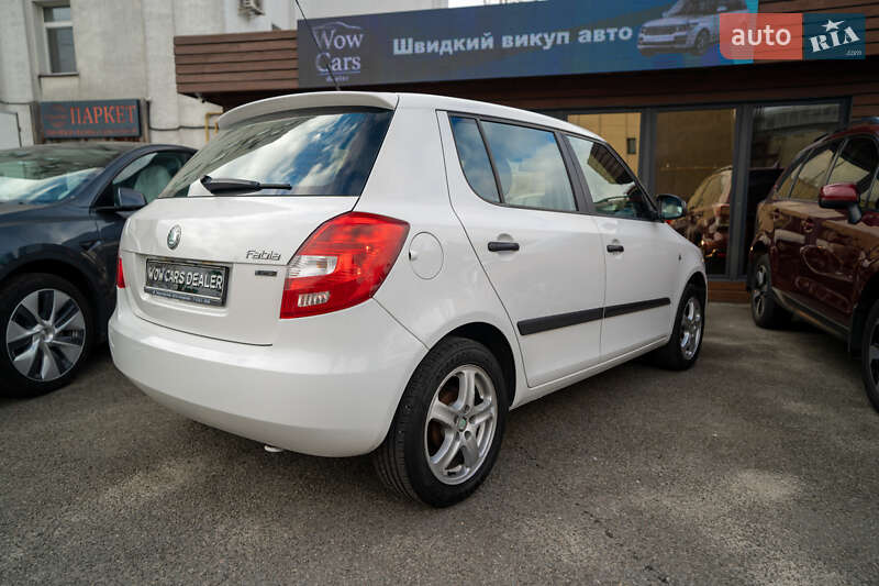 Хэтчбек Skoda Fabia 2011 в Киеве