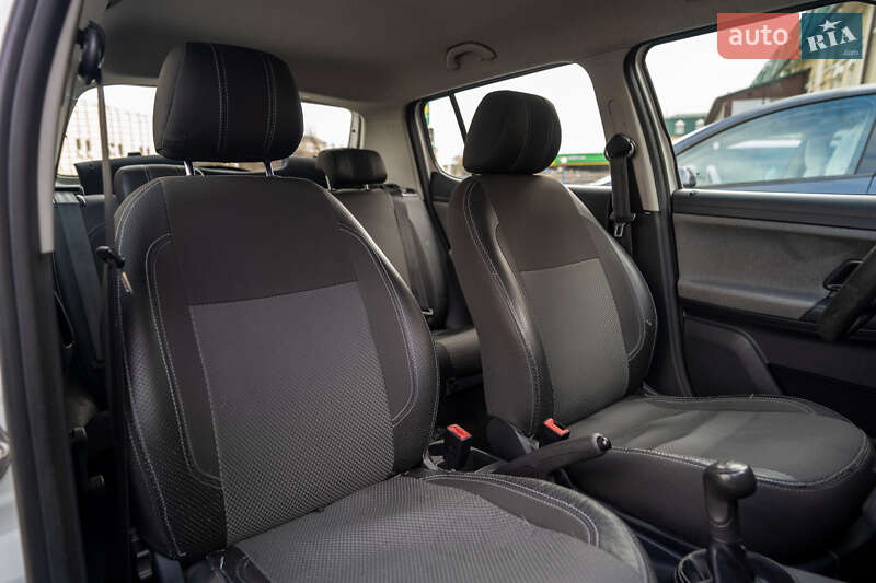 Хэтчбек Skoda Fabia 2011 в Киеве