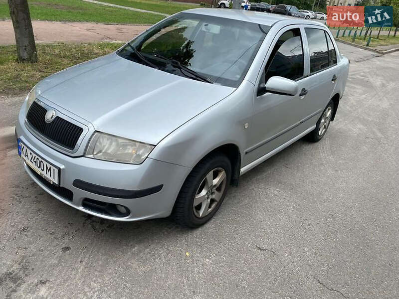 Седан Skoda Fabia 2007 в Киеве