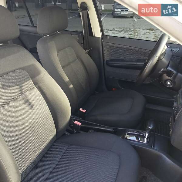 Хэтчбек Skoda Fabia 2007 в Черновцах