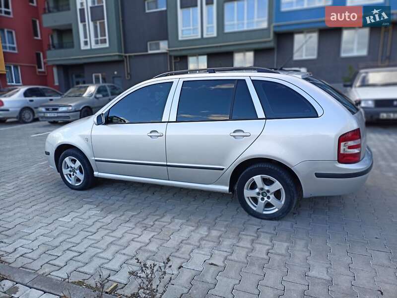 Хэтчбек Skoda Fabia 2007 в Черновцах