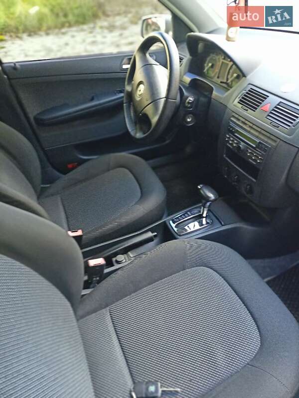 Хэтчбек Skoda Fabia 2007 в Черновцах