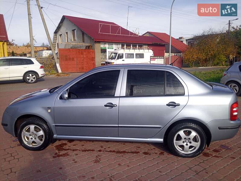 Седан Skoda Fabia 2002 в Цумані фото 2 Седан Skoda Fabia 2002 в Цумані