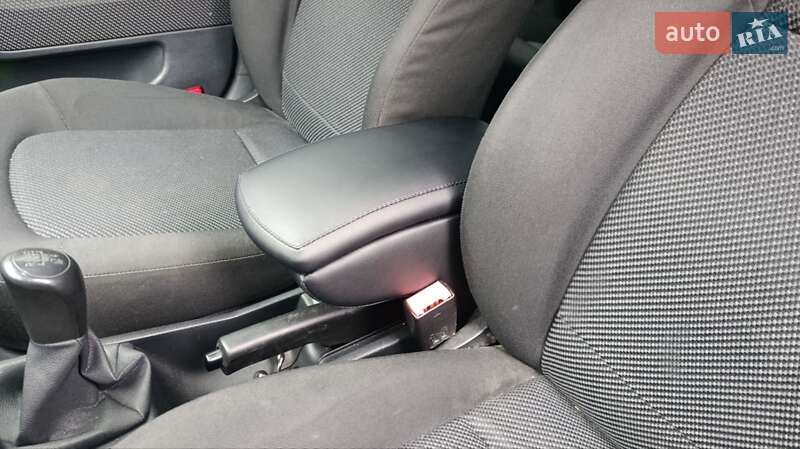 Седан Skoda Fabia 2005 в Виннице