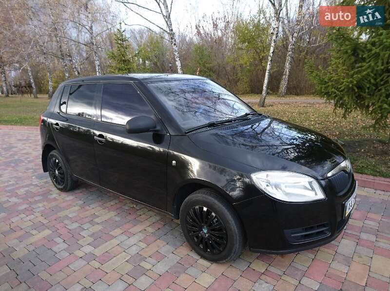 Хэтчбек Skoda Fabia 2008 в Миргороде