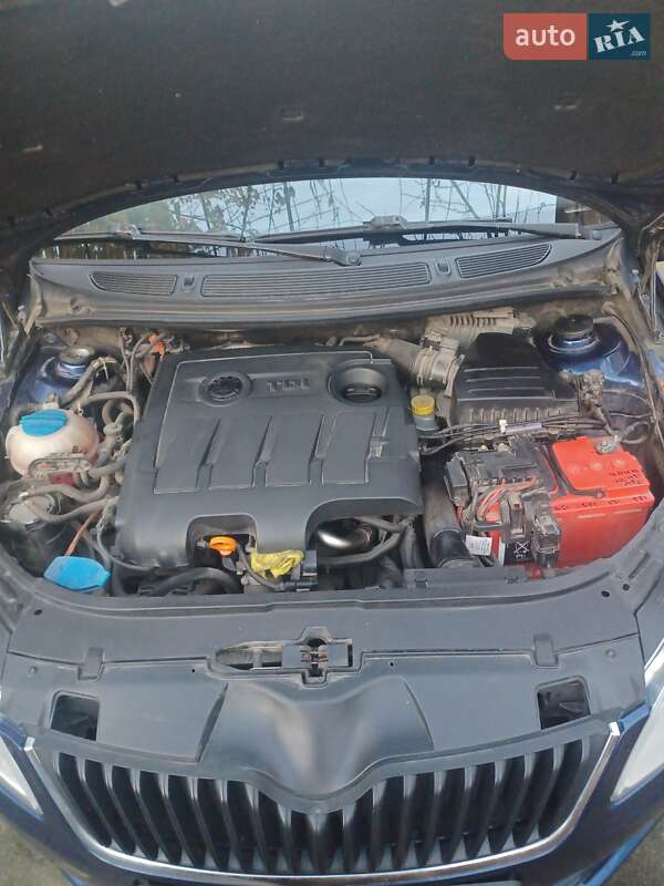 Хетчбек Skoda Fabia 2011 в Кропивницькому