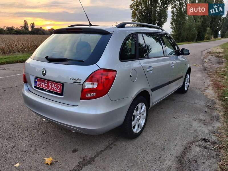Универсал Skoda Fabia 2010 в Барышевке