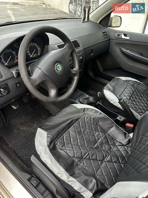 Хэтчбек Skoda Fabia 2004 в Львове