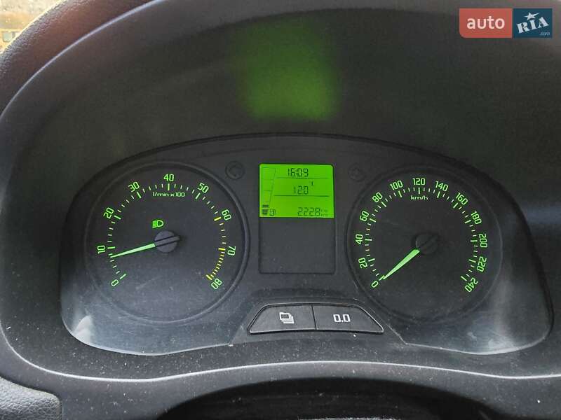 Хетчбек Skoda Fabia 2012 в Києві