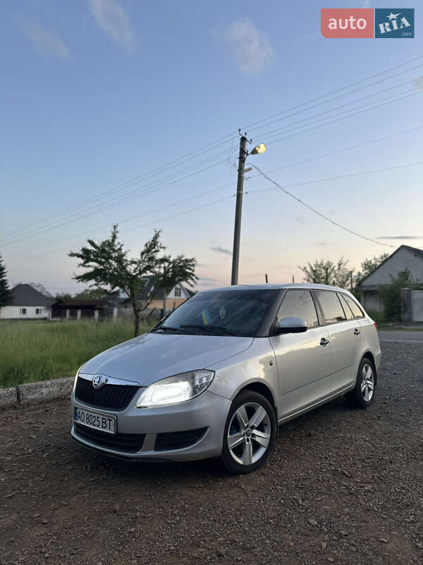 Универсал Skoda Fabia 2011 в Обаве