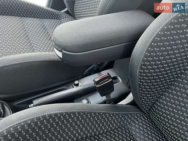 Хетчбек Skoda Fabia 2011 в Луцьку фото 58 Хетчбек Skoda Fabia 2011 в Луцьку