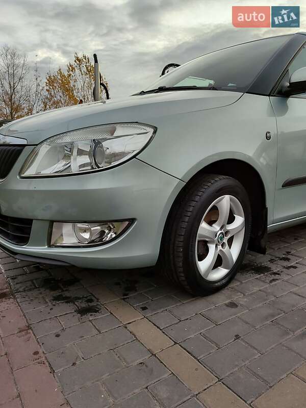 Універсал Skoda Fabia 2010 в Володимирі