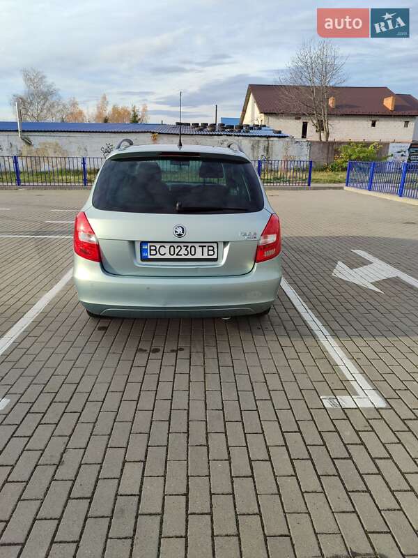 Універсал Skoda Fabia 2010 в Володимирі