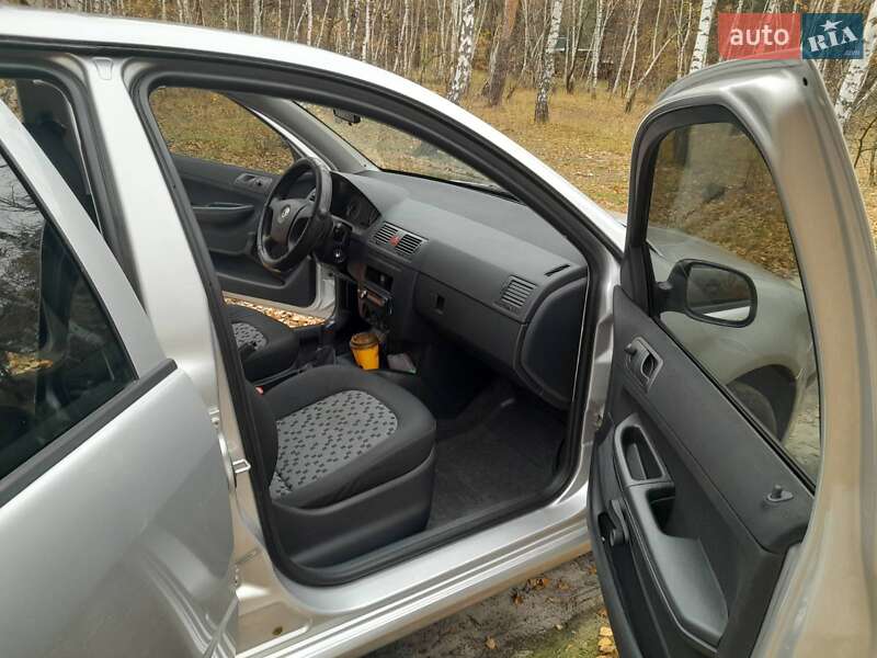 Хэтчбек Skoda Fabia 2007 в Киеве фото 11 Хэтчбек Skoda Fabia 2007 в Киеве