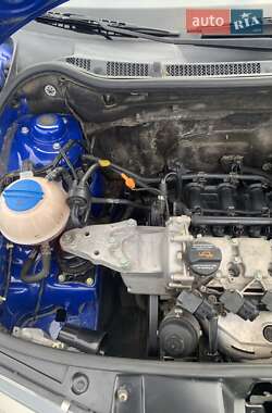 Седан Skoda Fabia 2004 в Киеве