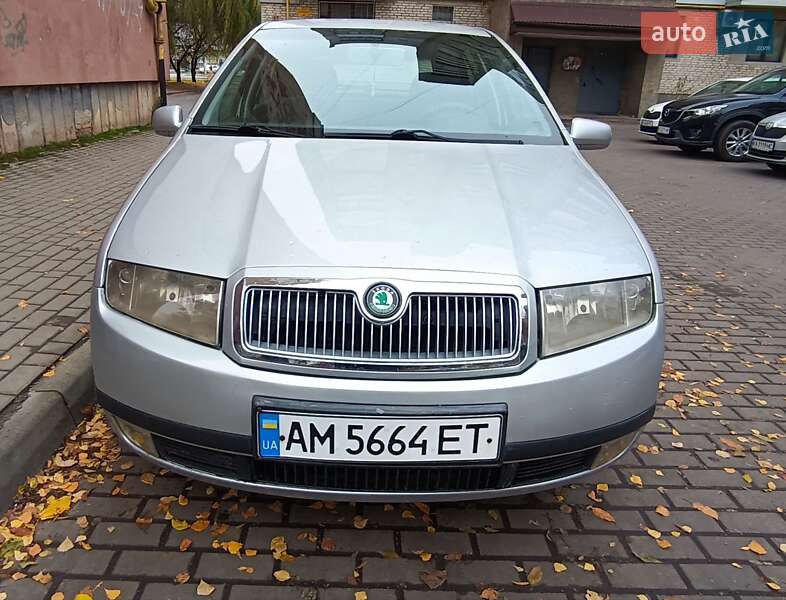 Хэтчбек Skoda Fabia 2002 в Луцке