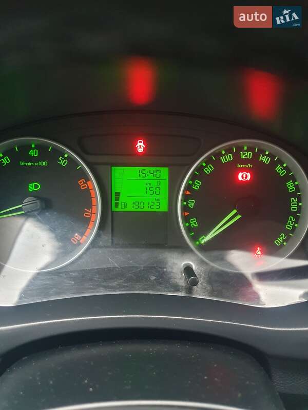 Универсал Skoda Fabia 2008 в Ровно фото 50 Универсал Skoda Fabia 2008 в Ровно