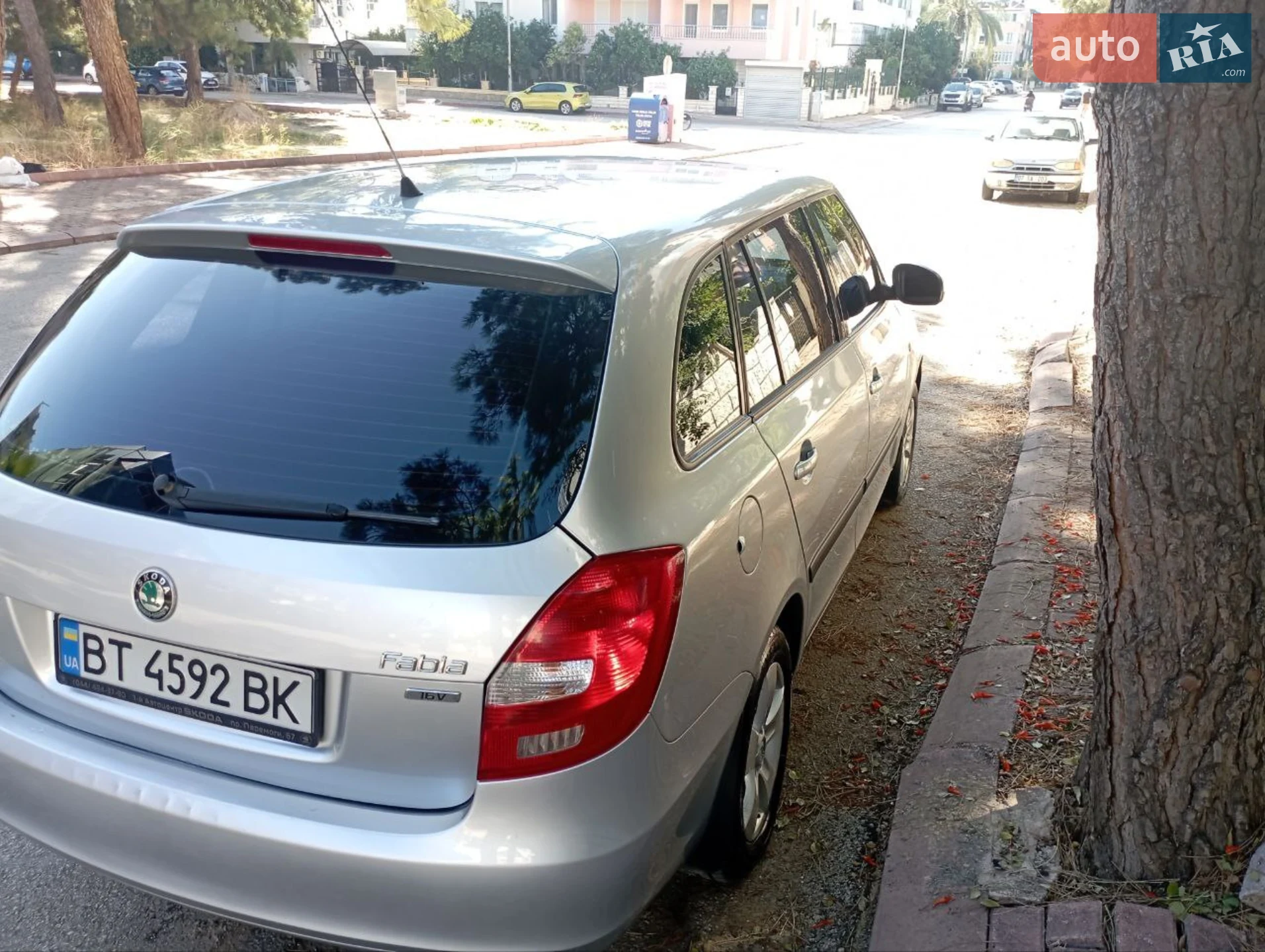 2011 Skoda Fabia - мініатюра 8