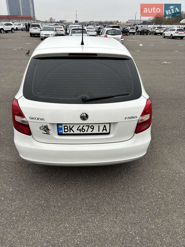 Універсал Skoda Fabia 2014 в Софіївській Борщагівці