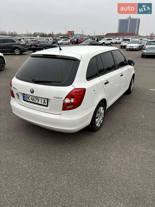 Універсал Skoda Fabia 2014 в Софіївській Борщагівці