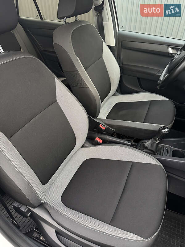 Универсал Skoda Fabia 2015 в Ужгороде фото 11 Универсал Skoda Fabia 2015 в Ужгороде