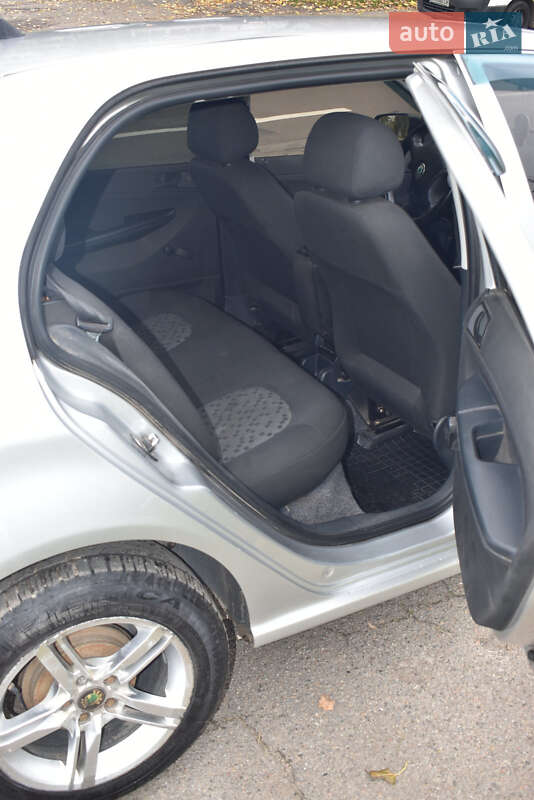 Хэтчбек Skoda Fabia 2006 в Киеве фото 21 Хэтчбек Skoda Fabia 2006 в Киеве