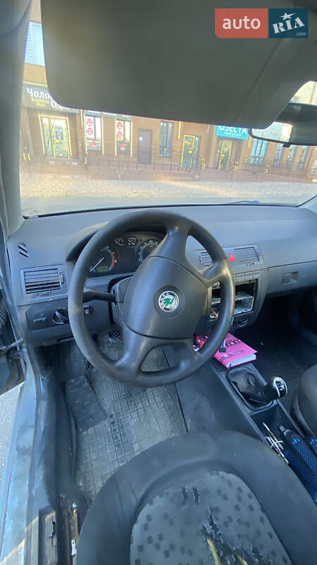 Хэтчбек Skoda Fabia 2005 в Киеве