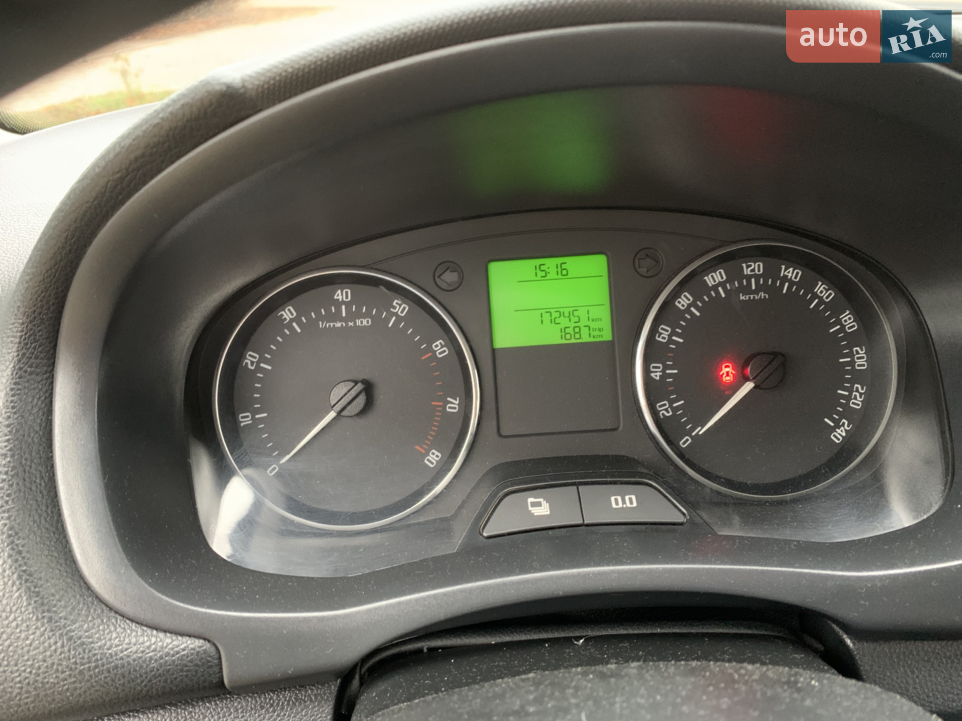 2011 Skoda Fabia - мініатюра 8