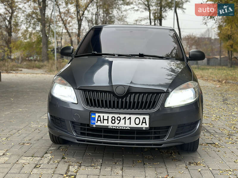 Хетчбек Skoda Fabia 2012 в Дніпрі