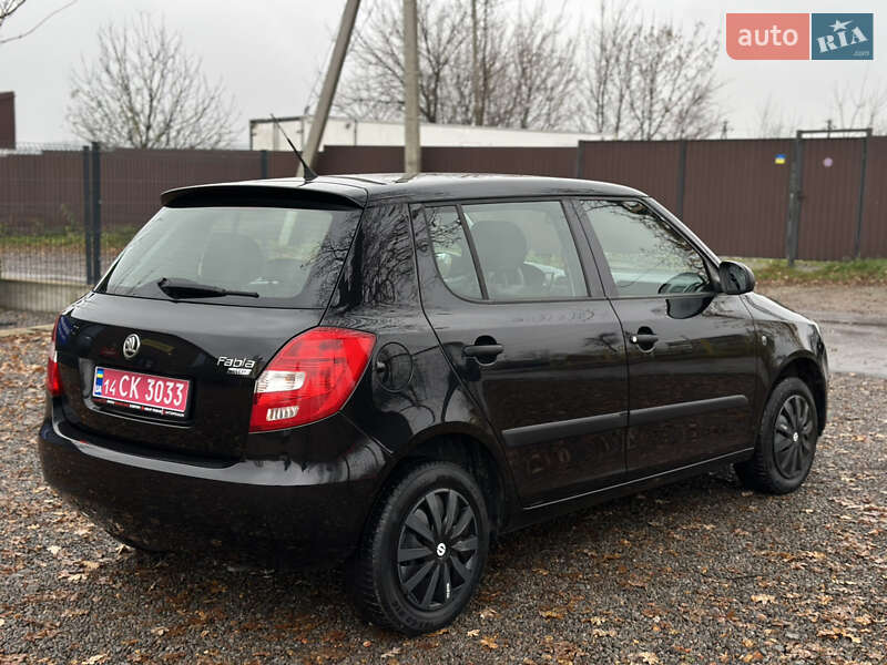 Хэтчбек Skoda Fabia 2009 в Виннице