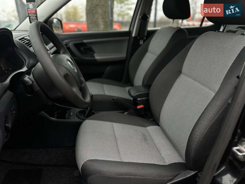 Хэтчбек Skoda Fabia 2009 в Виннице