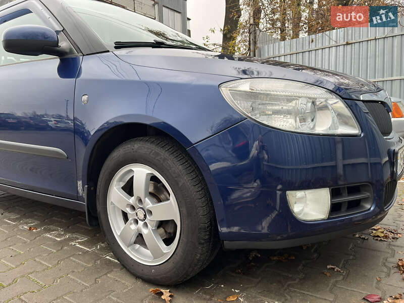 Хэтчбек Skoda Fabia 2008 в Виннице