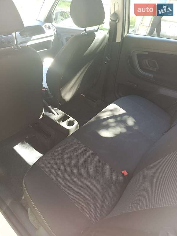 Хетчбек Skoda Fabia 2008 в Дніпрі фото 2 Хетчбек Skoda Fabia 2008 в Дніпрі