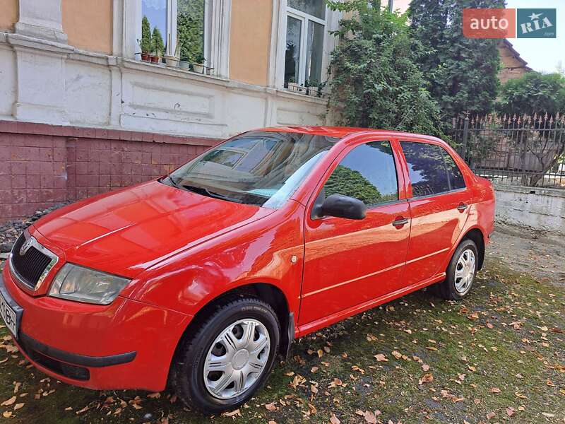 Седан Skoda Fabia 2002 в Черновцах