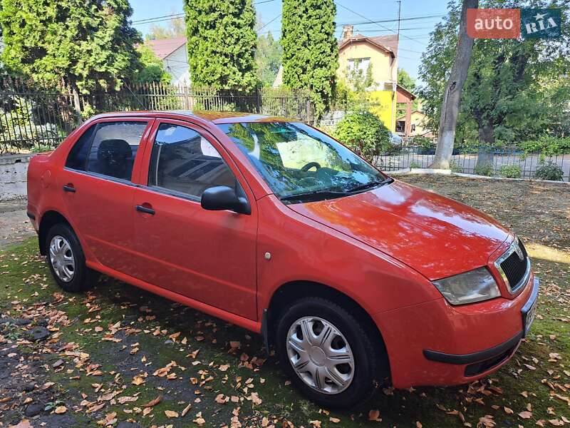 Седан Skoda Fabia 2002 в Черновцах