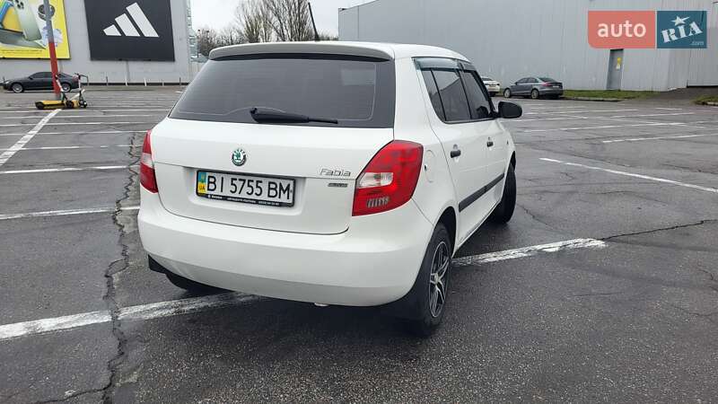 Хэтчбек Skoda Fabia 2012 в Полтаве