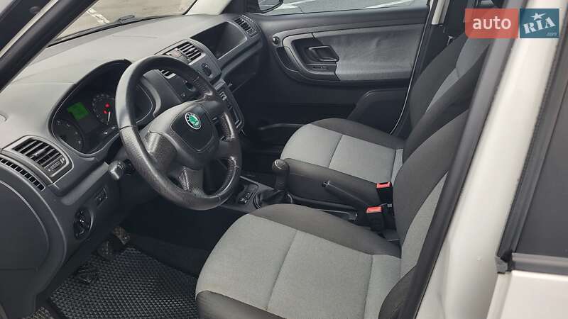 Хэтчбек Skoda Fabia 2012 в Полтаве